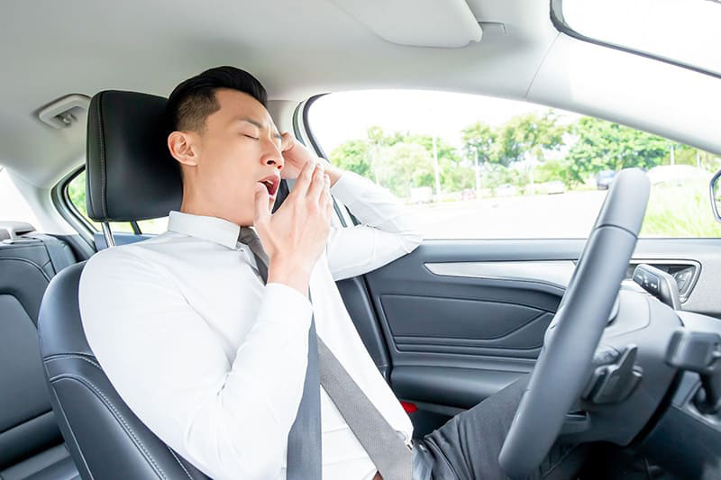 Ngáp nhiều kèm với thể trạng mệt mỏi, uể oải có thể cảnh báo một bệnh lý tiềm ẩn