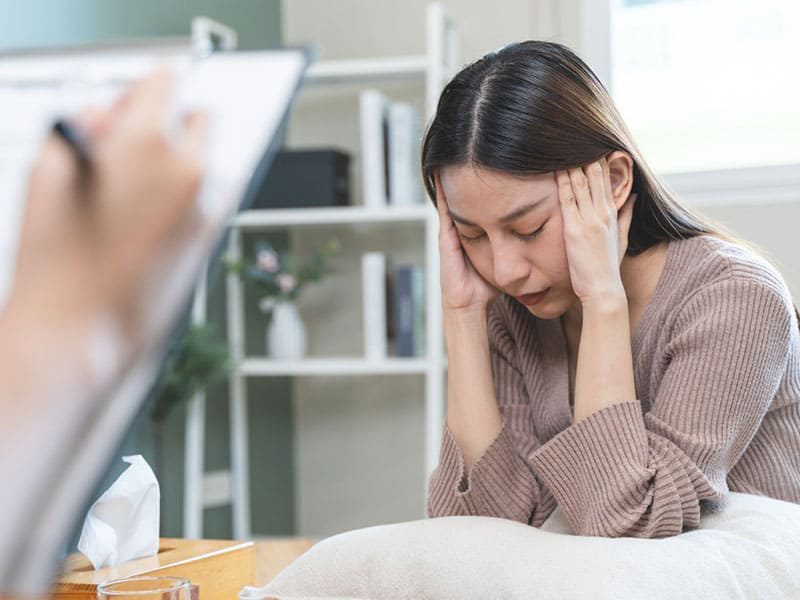 Khi có bất kỳ triệu chứng bất thường nào khác đi kèm với đau đầu bạn nên đến cơ sở y tế kiểm tra để có biện pháp điều trị phù hợp và kịp thời