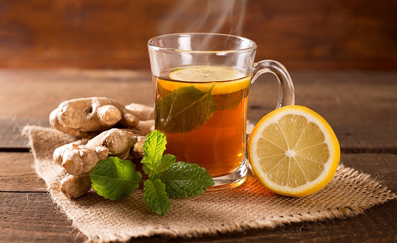 Một tách trà gừng ấm cũng là cách trị đau nửa đầu nhanh chóng tại nhà