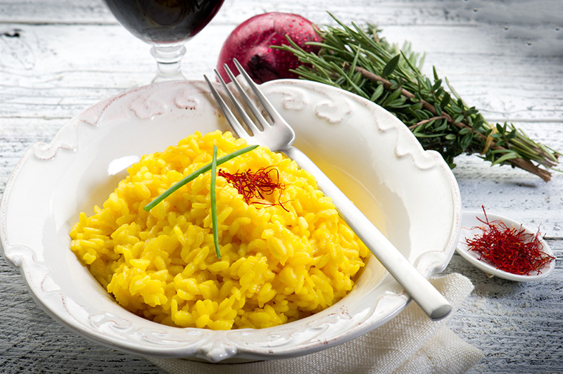 Có thể thay đổi cơm truyền thống bằng cơm saffron vào bữa ăn hàng ngày