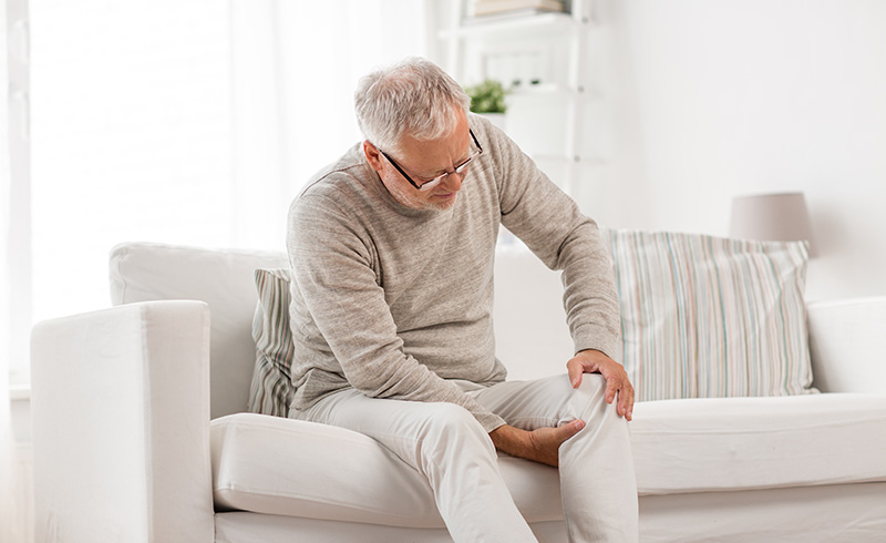 Nhức mỏi các khớp là “kẻ thù” của giấc ngủ