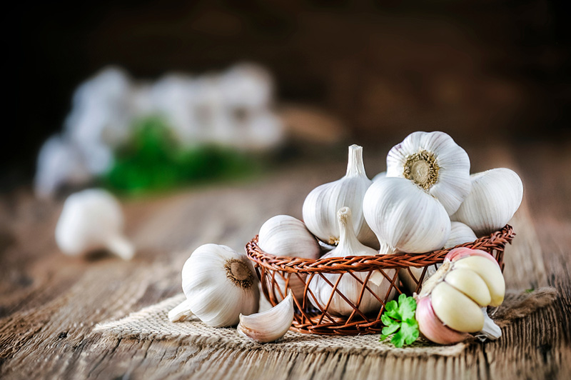 Theo dân gian tỏi có thể giúp trị đau đầu