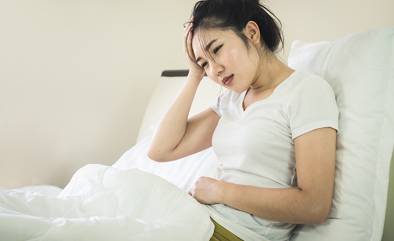 Đau nửa đầu kinh nguyệt có thể khiến chị em bị đau nhói dữ dội ở một bên đầu