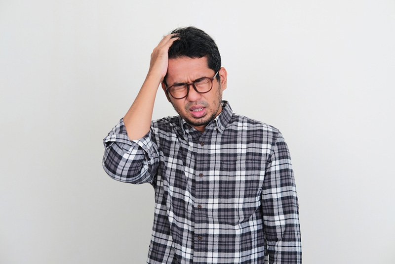 Đau nửa đầu bên phải: Nguyên nhân, triệu chứng và cách điều trị