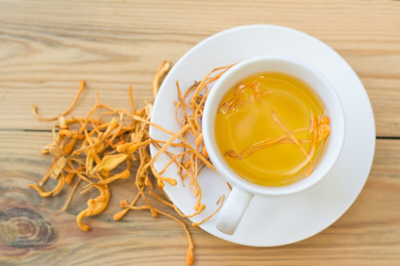 Trà đông trùng hạ thảo trị mất ngủ được lưu truyền trong dân gian