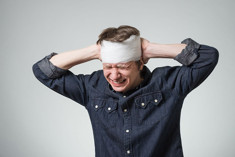 Chấn thương sọ não có thể gây đau đầu trong thời gian dài và đi kèm với các triệu chứng khác