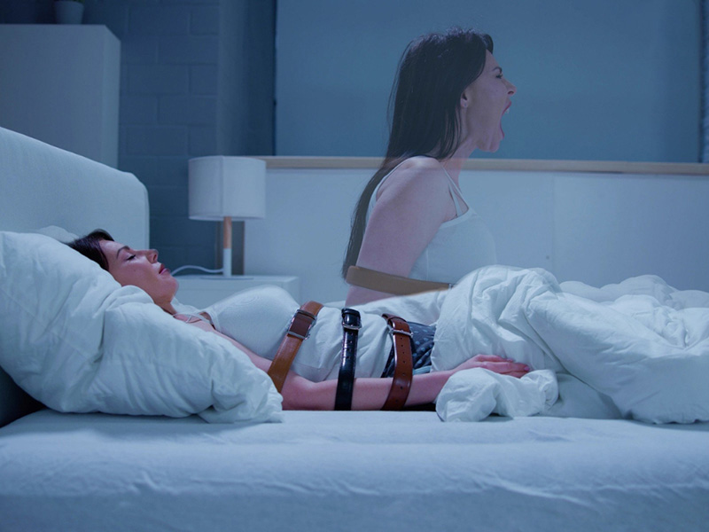 Mặc dù rất muốn nhưng bạn sẽ không thể cử động khi rơi vào trạng thái liệt trong giấc ngủ