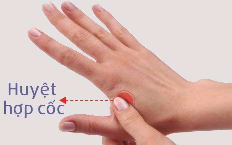 Bấm huyệt hợp các giảm triệu chứng đau đầu