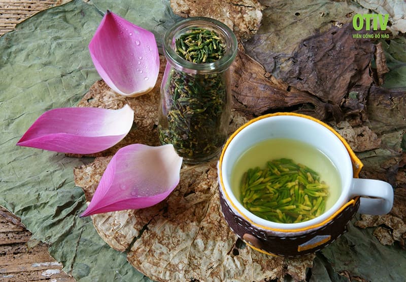 Trà tâm sen nên thưởng thức khi còn nóng