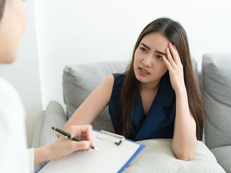 Hãy trao đổi với bác sĩ nếu loại thuốc điều trị bạn đang sử dụng gây mất ngủ