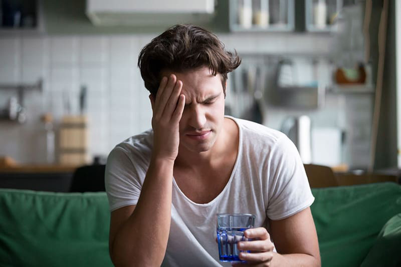 Đau nửa đầu Migraine là tình trạng phổ biến ở cả nam và nữ