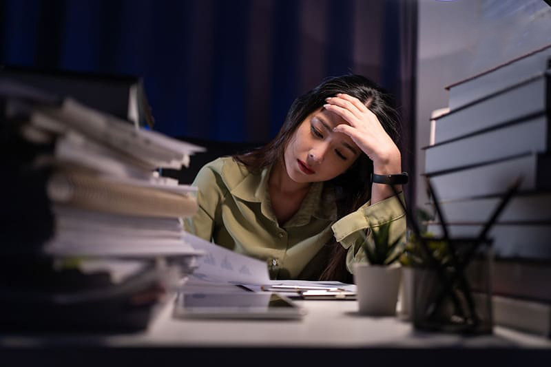 Stress kéo dài có thể là nguyên nhân gây khó ngủ, mất ngủ