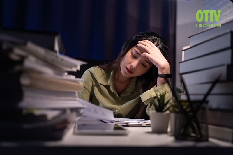 stress kéo dài là nguyên nhân gây mất ngủ