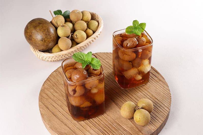 Uống nước quả la hán và long nhãn tốt cho hệ tiêu hóa, hạn chế tình trạng tỉnh dậy giữa đêm.
