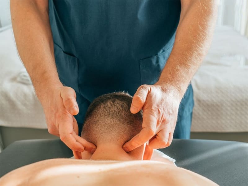 bấm huyệt tại cơ sở chuyên khoa