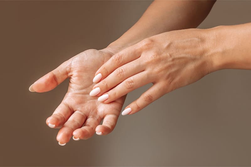 su dung la lot cai thien tinh trang do moi hoi nhieu sử dụng lá lốt cải thiện tình trạng đổ mồ hôi nhiều