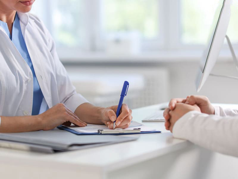 Người bệnh nên thông báo cho bác sĩ nếu gặp phải bất kỳ tác dụng phụ nghiêm trọng nào