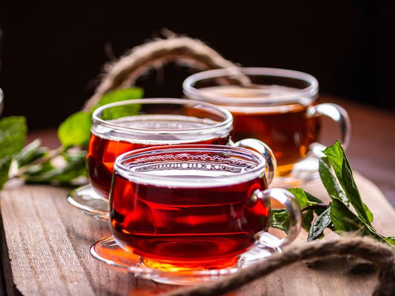 trà đen chứa hàm lượng caffeine cao