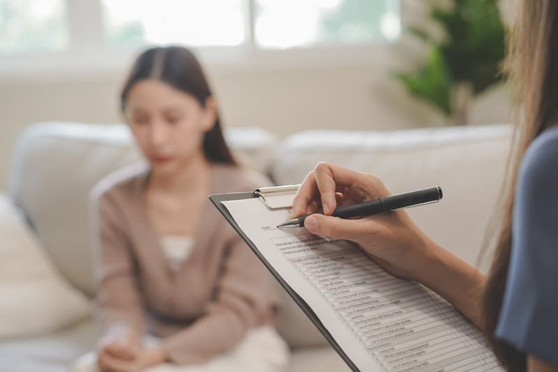 nên thăm khám và điều trị sớm