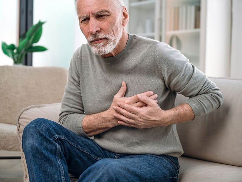 có thể xuất hiện đột ngột và kéo dài