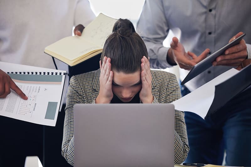 căng thẳng stress kéo dài tác động đến giấc ngủ