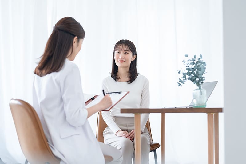 nên gặp bác sĩ chuyên khoa thần kinh