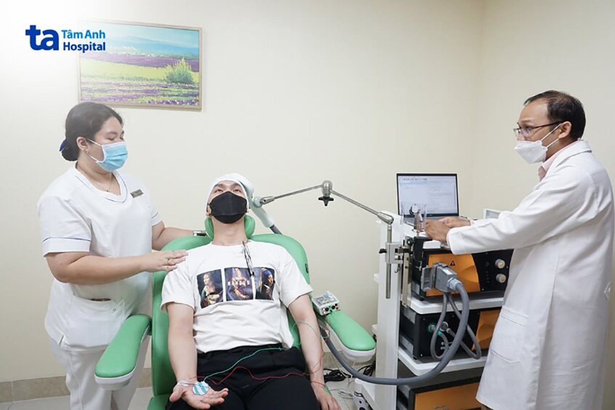 kích thích từ trường xuyên sọ