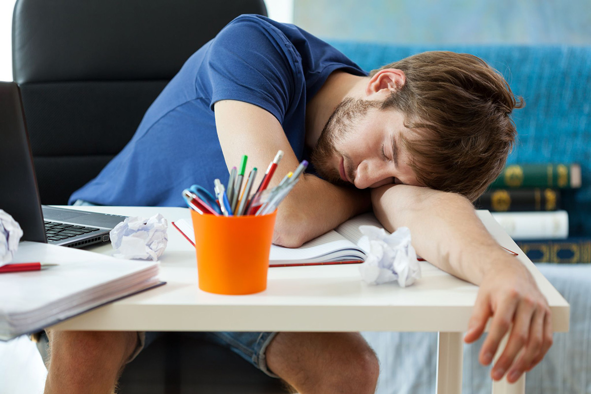 mệt mỏi ban ngày, giảm khả năng tập trung